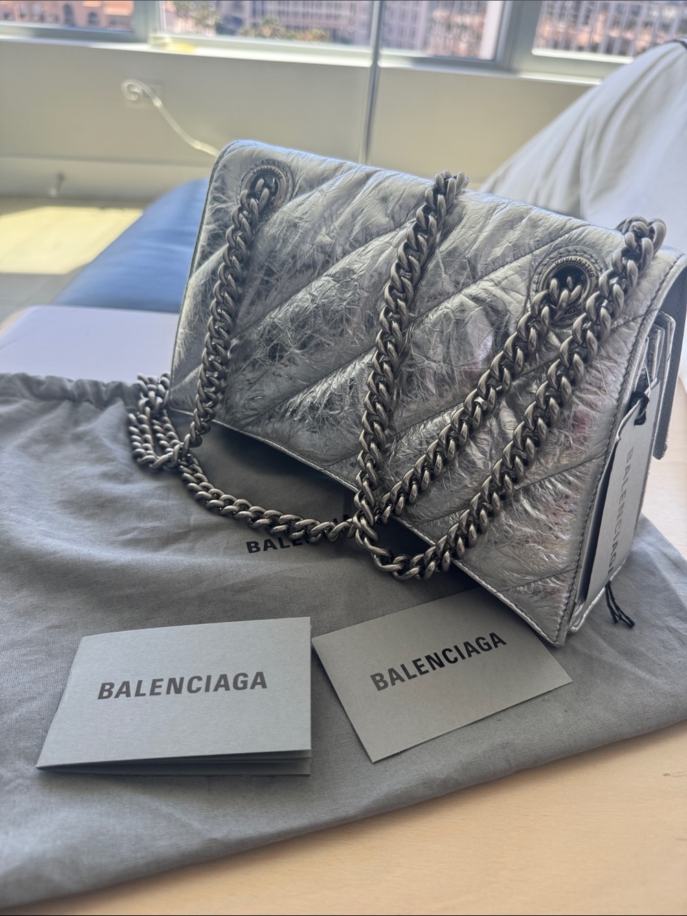 Balenciaga
Small Crush Quilted
Silver Leather Shoulder Bag - Picture 2 of 16